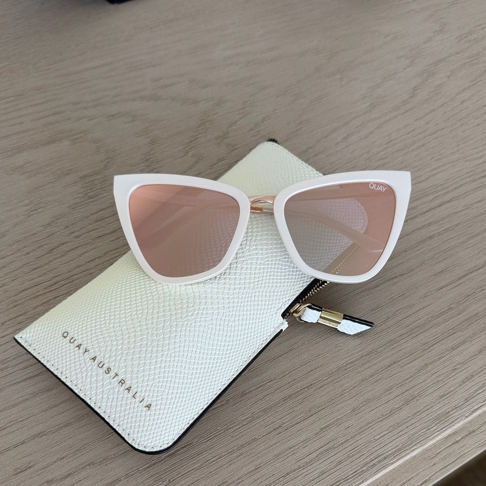 Quay Australia Reina 125 Pearl Sunglasses